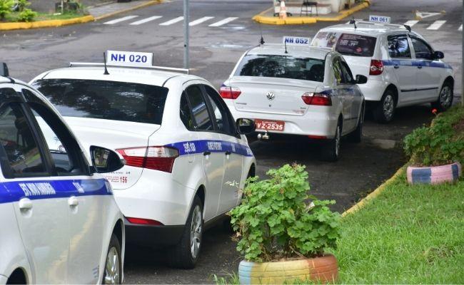 Com tarifa pré-determinada, táxi pode ser mais econômico que transporte por aplicativos em Novo Hamburgo