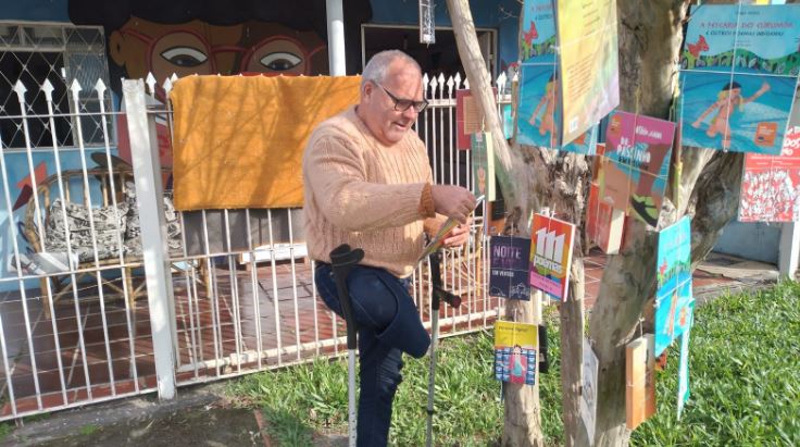 A destruição de uma biblioteca comunitária em Canoas 