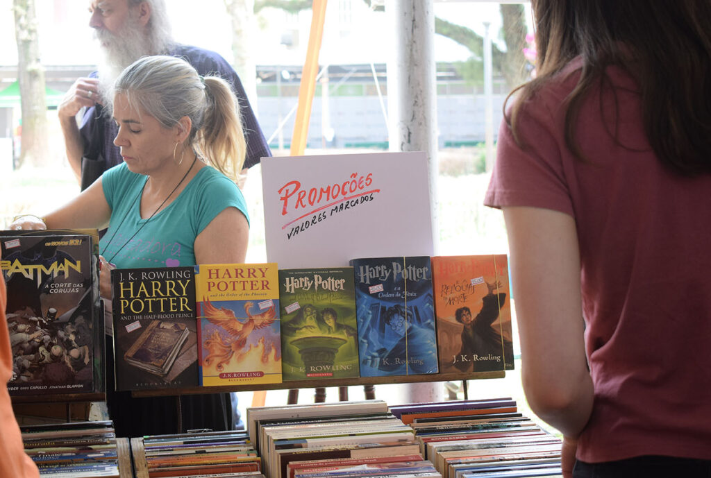 O que atraiu mais compradores na 70ª Feira do Livro foram as promoções - BABI BÜHLER/ BETA REDAÇÃO