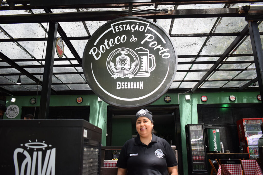 Restaurante do Centro de Porto Alegre, Boteco do Porto, perdeu tudo durante as cheias de 2024 e está se recuperando com o auxílio da Feira do Livro - BABI BÜHLER/ BETA REDAÇÃO