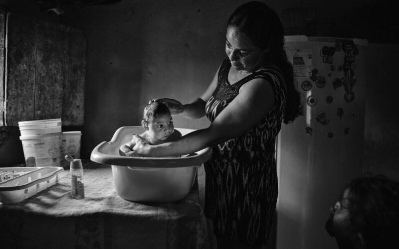 Entre chamas e ancestralidade, o fotojornalismo de Lalo de Almeida