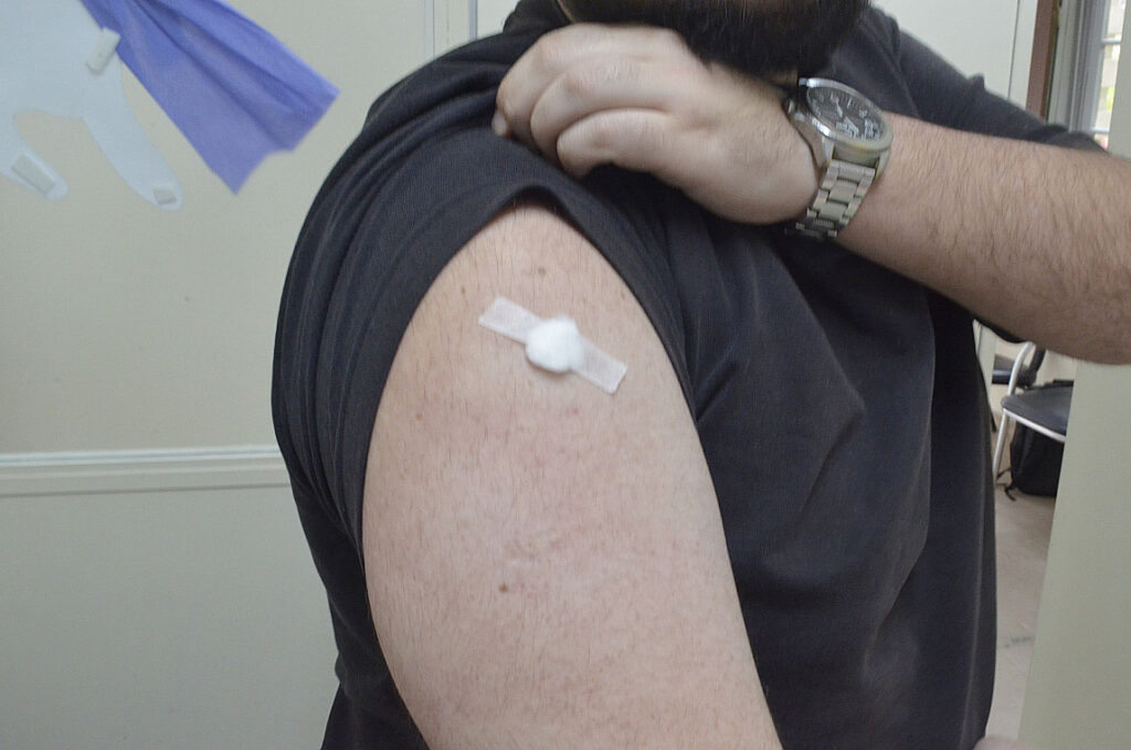 Cidadão recebe vacina da Influenza /JOÃO PEDRO CHAGAS/BETA REDAÇÃO