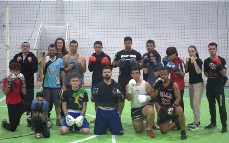 “O que mais importa é o material humano”, diz professor que transforma vidas por meio do boxe em São Leopoldo