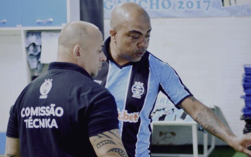 15 anos de reencontros e um campeonato inesquecível: a história do Grêmio Legends segundo seu treinador