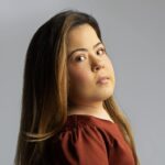 Jovem com nanismo compartilha desafios e representatividade nas redes sociais