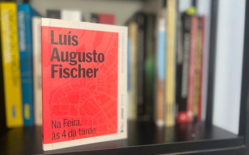 Luís Augusto Fischer apresenta a Porto Alegre dos apaixonados em novo livro 