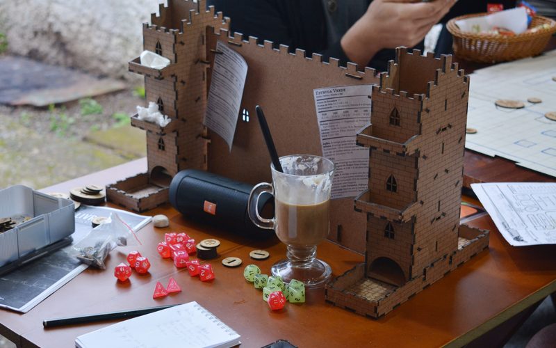 Taverna Turno Extra transforma paixão por jogos em espaço de convivência e comunidade