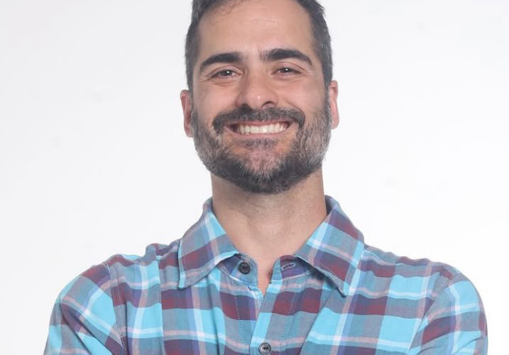 “Pesquiso primeiro, escrevo a piada depois”, diz humorista que cria conteúdos contra extrema-direita nas redes sociais